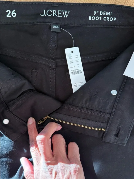 NWTA J.Crew Black Demi Boot Crop Jeans
Size 26 - Picture 5 of 10